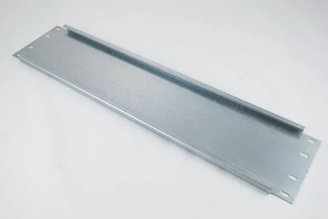 Blacha montażowa do montowania aparatów elektrycznych w obudowie STN 80 1 0a722c1ea628a9f1b87883904b631840